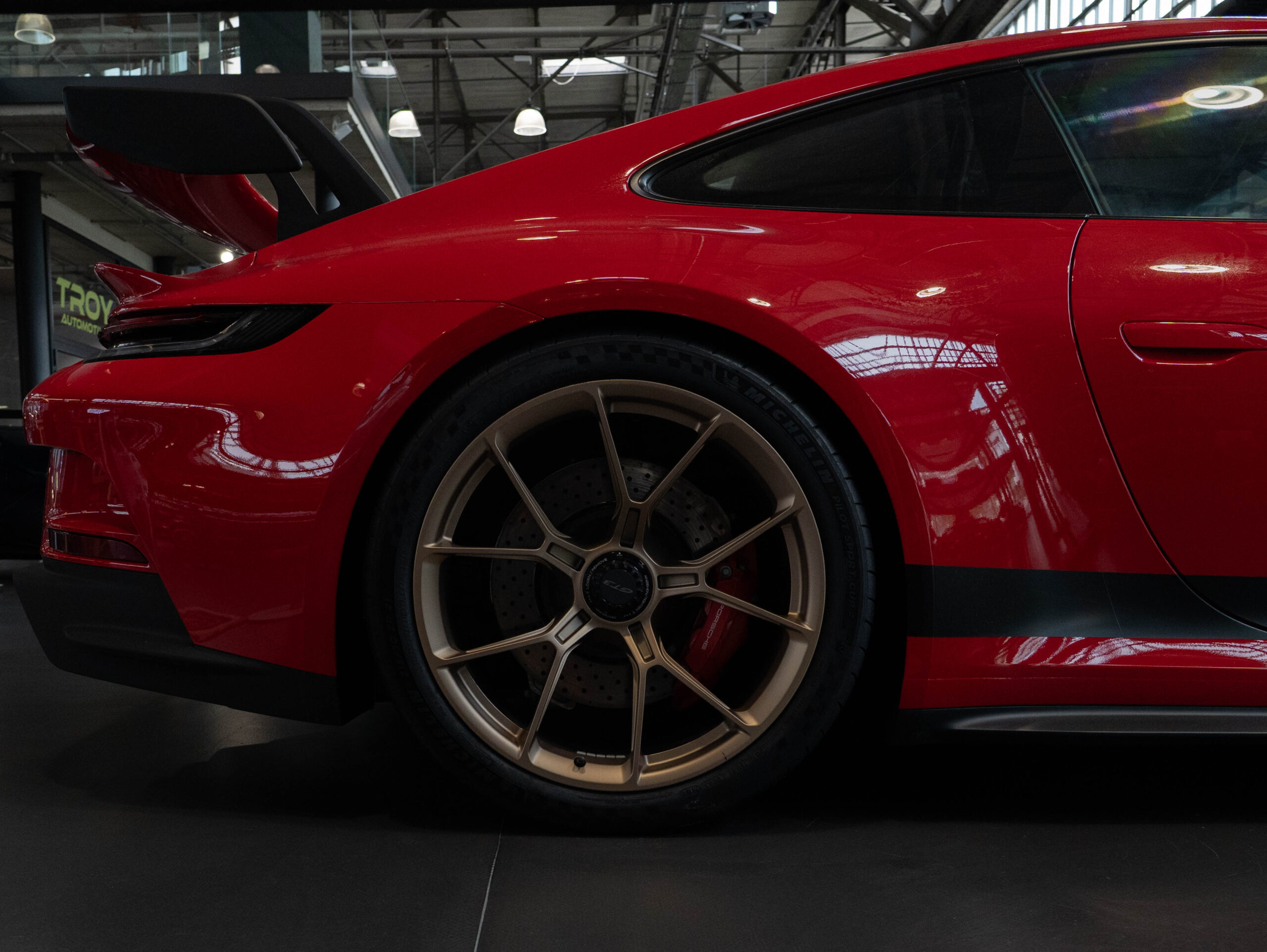 Automobile